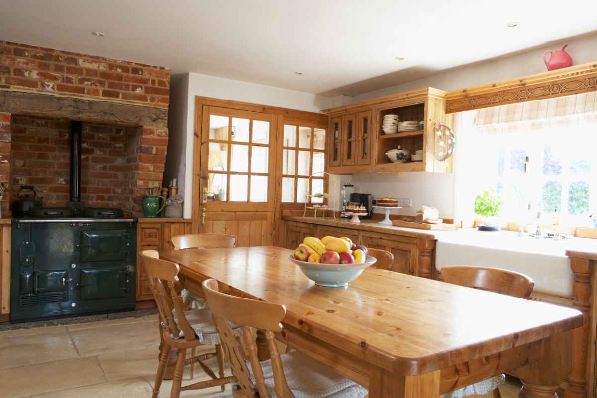 15 Farmhouse Kitchen Ideas For A Beautiful Home