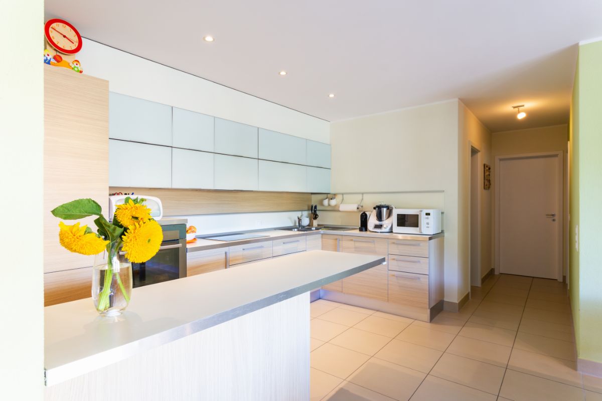 15 Kitchen Peninsula Ideas For A Beautiful Home