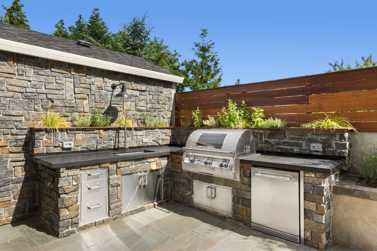 15 Small Outdoor Kitchen Ideas For A Beautiful Home