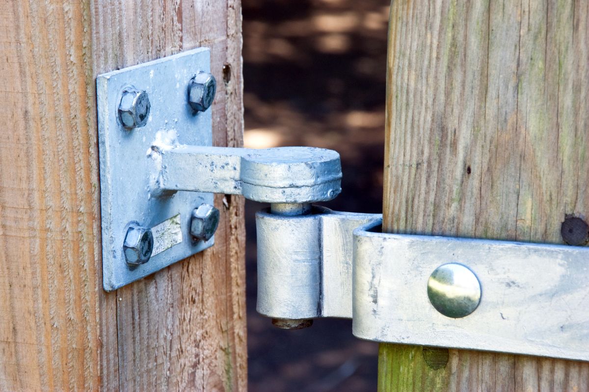 A Step By Step Guide For Installing Each Type Of Gate Hinge