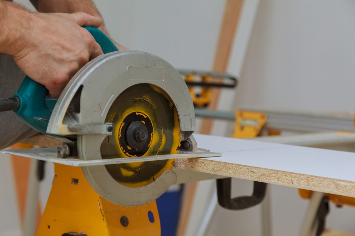 Can I Cut A 45-Degree Angle With A Circular Saw?