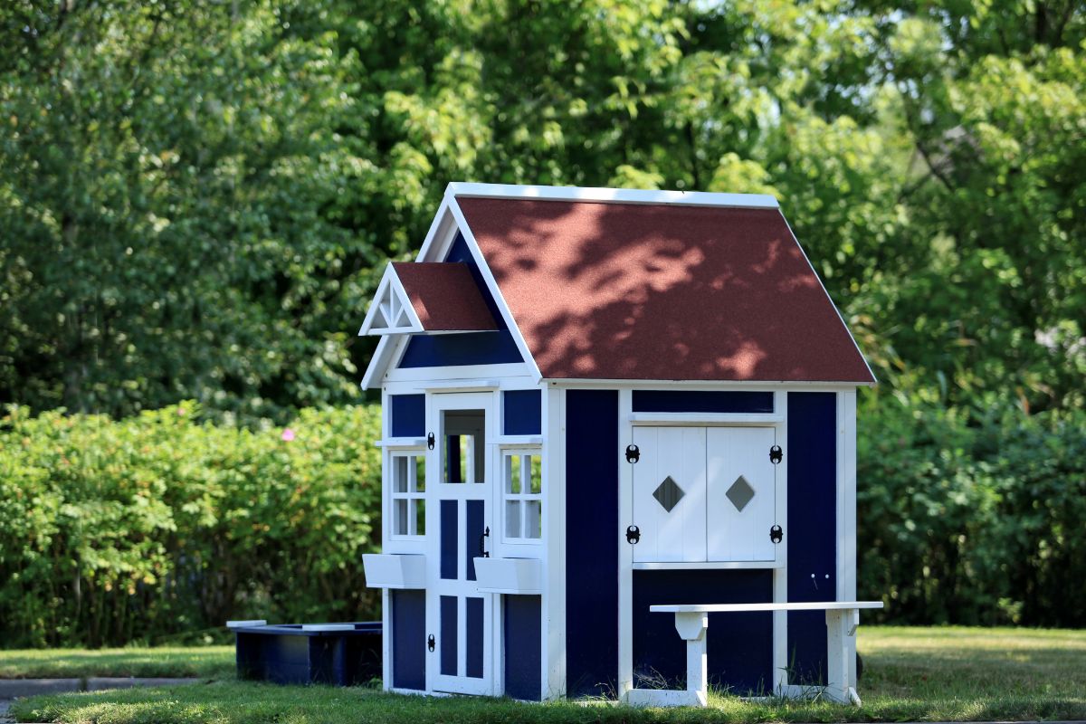 DIY Playhouse Ideas For Kids That Won’t Break The Bank