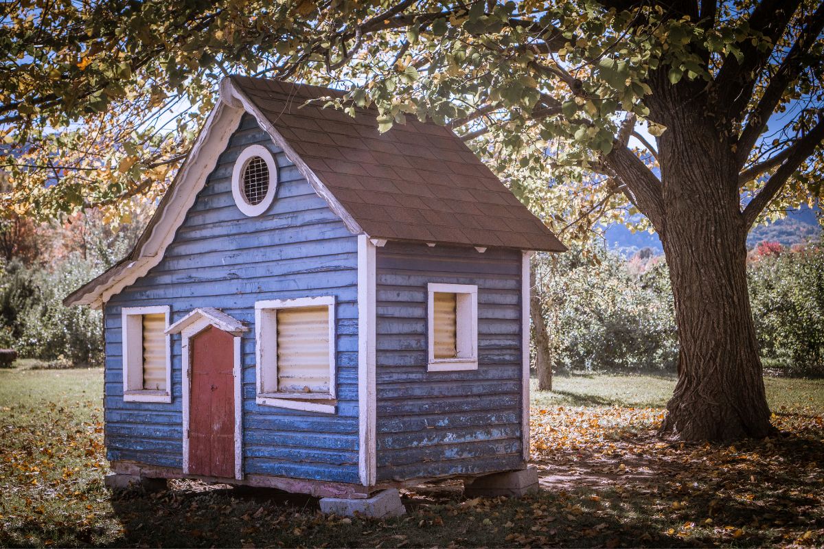 DIY Playhouse Ideas For Kids That Won’t Break The Bank