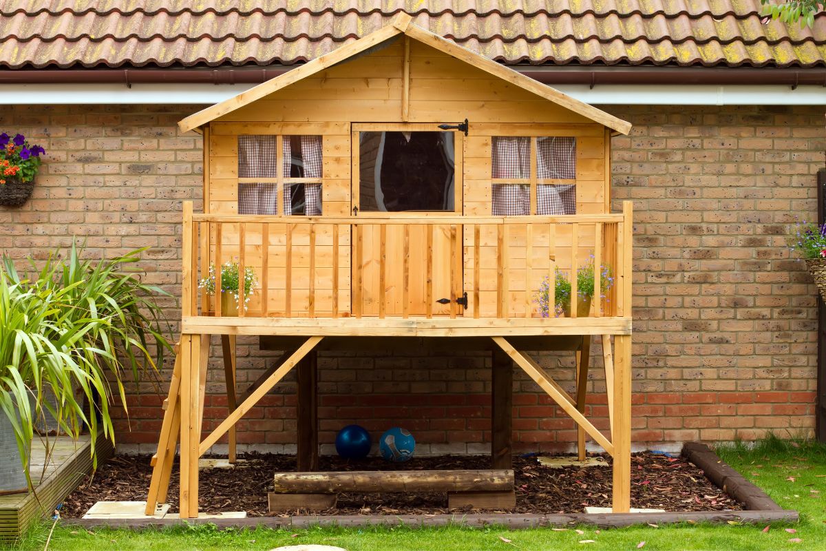 DIY Playhouse Ideas For Kids That Won’t Break The Bank