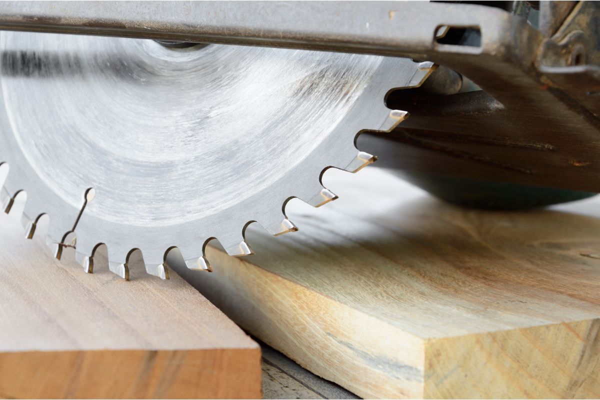 How Do You Cut A 4x4 Using A Circular Saw? Style Squeeze