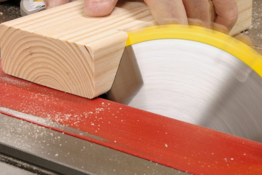 Pros And Cons Of The Ryobi Table Saw