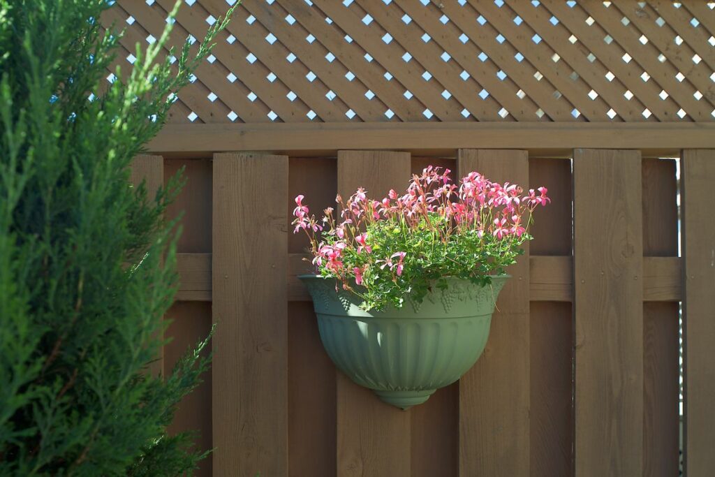 Simple And Effective Outdoor Privacy Screens