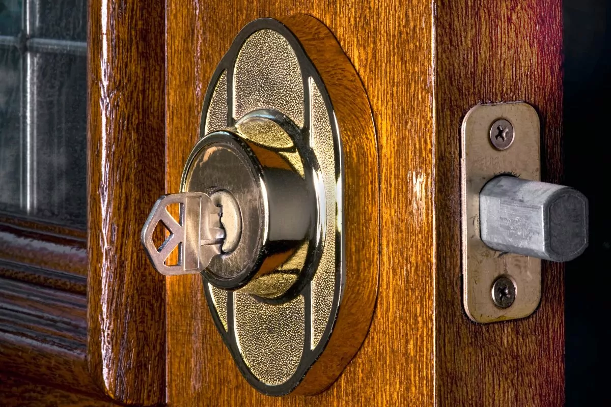Deadbolts & Door Knobs: Drilling The Perfect Holes